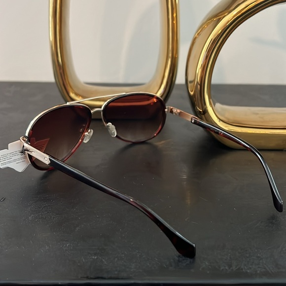 Aviator Delight - Picture 3 of 3